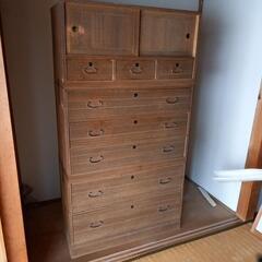 70年前位の、桐だんす。