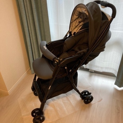 アップリカ　ベビーカー2022年購入【美品】3年間の保証書つき