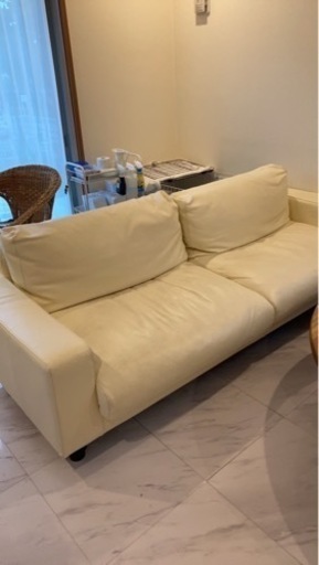 ソファ本体・革張りワイドアーム・３Ｓ・フェザークッション二層式・ポケット／白