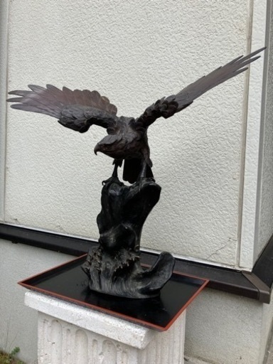 鷹の置物
