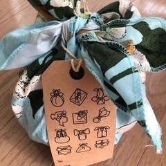 【LUSH】風呂敷付き　バスボム　バブルバー