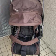 ベビーカー combi の画像