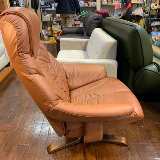 10/7 値下げ⭐️ノルウェー家具⭐️Hjellegjerde パーソナルチェア オットマン付 本革 イエリアーダ
