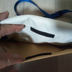 MILESTO（ミレスト）のショルダーバッグ　ベージュ、ホワイト、ブルーの画像