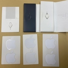 【あげます】iPhoneのシム用金具、アップルステッカー3つ