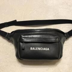 バレンシアガ　レザーボディバッグ