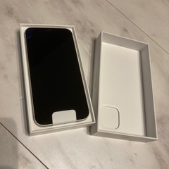 docomoにて購入したiPhone12です。新品未使用