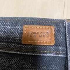 ニコル　ブラックジーンズの画像