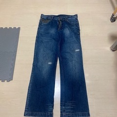 ARMANI エクスチェンジのダメージジーンズ