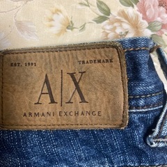 ARMANI エクスチェンジのダメージジーンズの画像