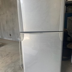 冷蔵庫　無料で差し上げます😁😁😁
