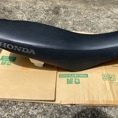 XR100モタード 純正シートの画像