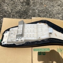 XR100モタード 純正シートの画像