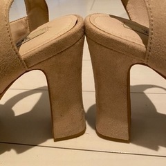 R&E サンダル Lサイズ ヒール ベージュの画像