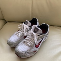NIKEスニーカー　23.5cm