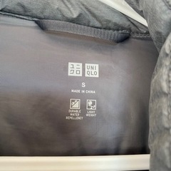 ユニクロ S グレーの画像