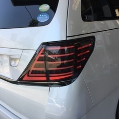 20アルファード テールレンズ