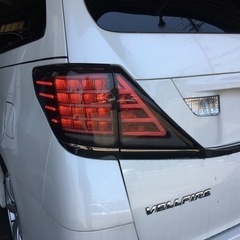 20アルファード テールレンズ