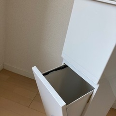 2段ゴミ箱の画像