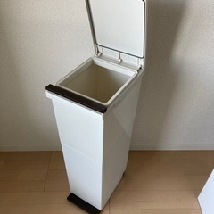 2段ゴミ箱の画像