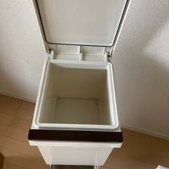2段ゴミ箱の画像