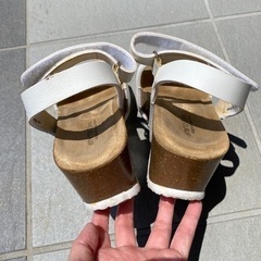 サンダル　白の画像