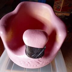 BUMBOベビーチェアピンクの画像