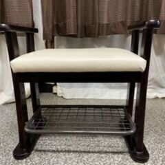 【イス】【玄関のちょっとした作業などにオススメ】　玄関椅子　中古品