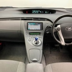 ガソリン代を考えたら…トヨタ プリウス！！自社ローンなので信販会社を通しません✨金利０％😎キャンペーン中です！！お気軽にお問い合わせください💕の画像