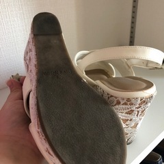 レディース　シューズ　白の画像