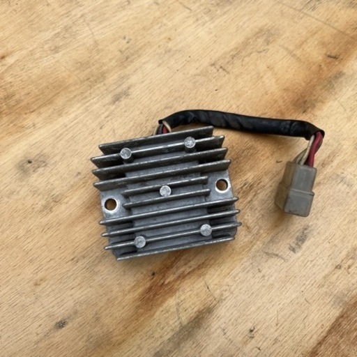 RZ 250 レギュレター 4L3  画像参照