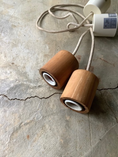 温かい木製のランプソケット×2
