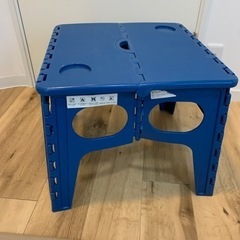 折り畳みテーブルの画像