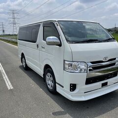 ハイエースＭＴ車　純正ナビＴＶバックモニタリアエアコンあり27年車