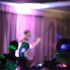 ８月27日開催‼️  暗闇✖️光✖️音✖️フィットネスの非日常空...