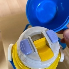 幼児用水筒の画像