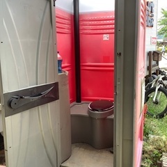 洋式仮設トイレの画像