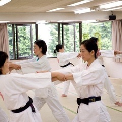 新潟で習える★気功の源流「気の導引術(呼吸法とツボの刺激)」★護身術にもなる健康武術「道家動功術」女性・子供・大人におすすめの習い事【気のトレーニング 道家道学院】の画像