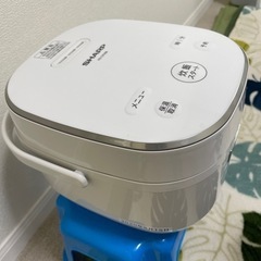 受け渡し予定者決定⭐︎シャープ 【美品】炊飯器 マイコン 3合 パン調理機能 ホワイト KS-CF05B-W 定価9585円の画像