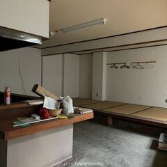 四国中央市三島中央、新町ビル102号。43.47m2のテナント【6.0万円】飲食店に最適。商店街アーケードにあるビルの1階です！ - 四国中央市