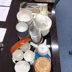 食器いろいろあげます