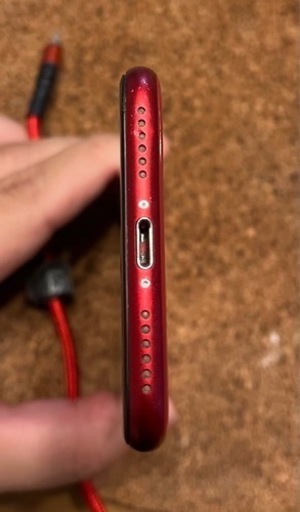 注意事項あり※iPhoneSE2 (PRODUCT)RED 64GB SIMフリー