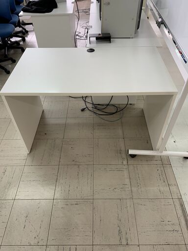 パソコンデスク2台（幅120×奥行70×高さ70）