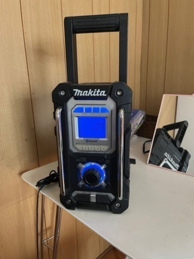 最終値下げ【中古】マキタ(makita) コードレスラジオ MR108B★格安出品