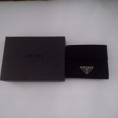 お値下げしました。PRADA　プラダ　三つ折り財布