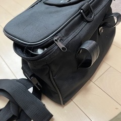 延べ竿、ベスト、ウェーダー、ビクのセットの画像
