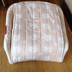 ファルスカ、ベビーバスチェアー２個、おもちゃBOXの画像