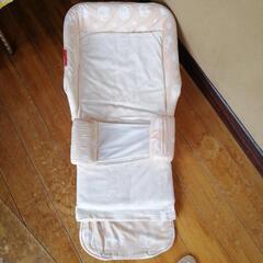 ファルスカ、ベビーバスチェアー２個、おもちゃBOX