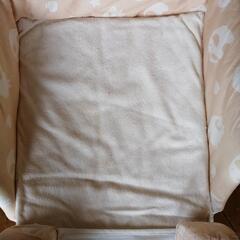 ファルスカ、ベビーバスチェアー２個、おもちゃBOXの画像