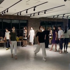 プロのモデルと同じレッスンを受け、ファッションショー体験が出来る！